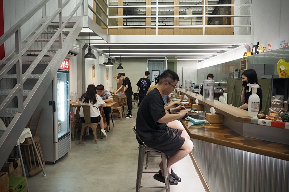 新竹竹北 | Musha Musha 竹北鹿場店。濃郁熟成咖哩/特製乾咖哩肉醬/大人系日式咖哩 - 第5張圖 新竹竹北 | Musha Musha 竹北鹿場店。濃郁熟成咖哩/特製乾咖哩肉醬/大人系日式咖哩