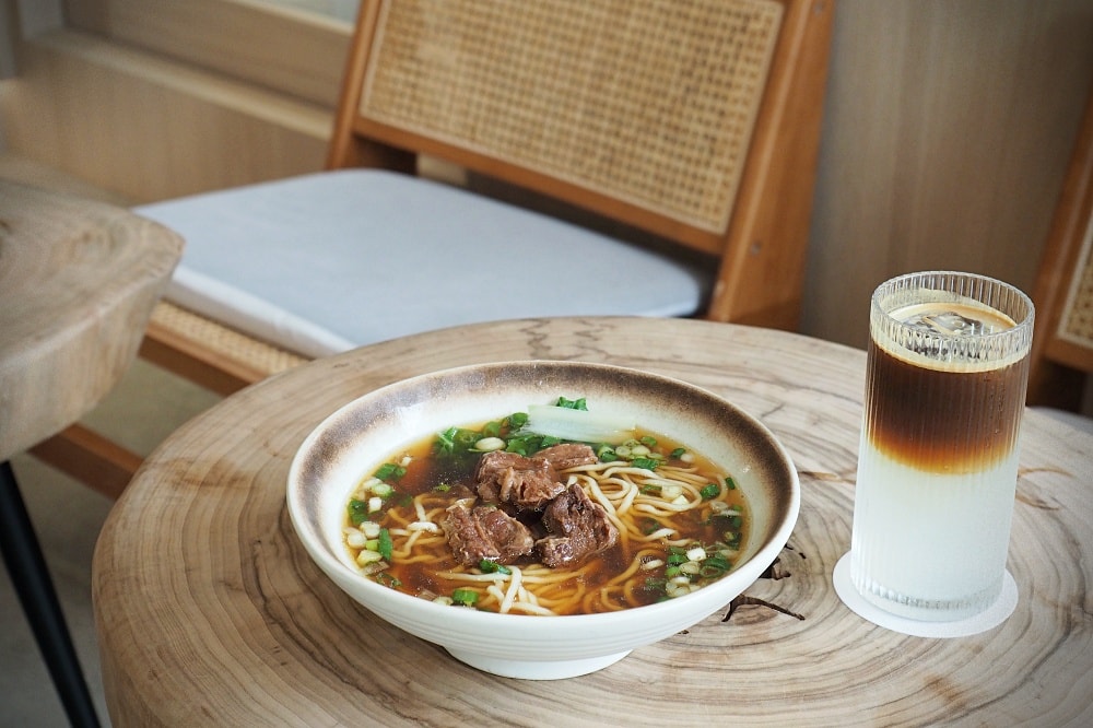 台中北屯 | 青燕焙煎所 AOIWA Coffee。手作牛肉麵/自家烘焙咖啡/台中捷運文心中清站