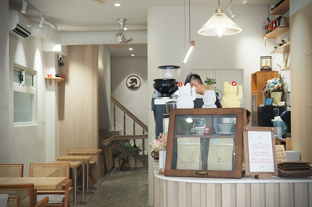台中北屯 | 青燕焙煎所 AOIWA Coffee。手作牛肉麵/自家烘焙咖啡/台中捷運文心中清站