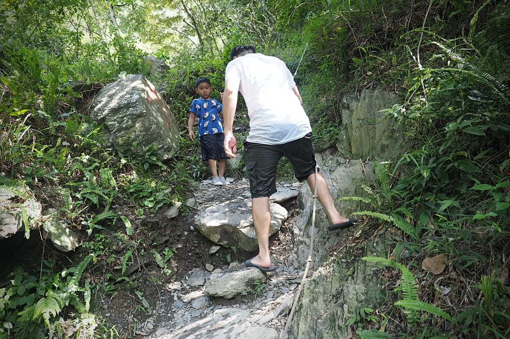 南投埔里 | 彩蝶瀑布。夏日免費消暑勝地/親子戲水私房景點/新手溯溪體驗