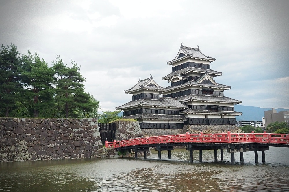 長野松本 | 松本市周邊散策。春夏秋冬布丁、竹風堂銅鑼燒/國寶松本城/四柱神社