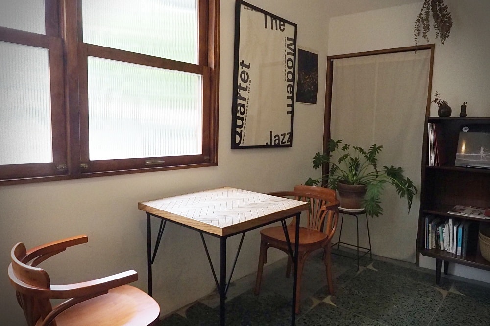 嘉義 | 咖啡一派 The Coffee Folks。音樂電影咖啡/南洋風味星馬美食/老派咖啡館