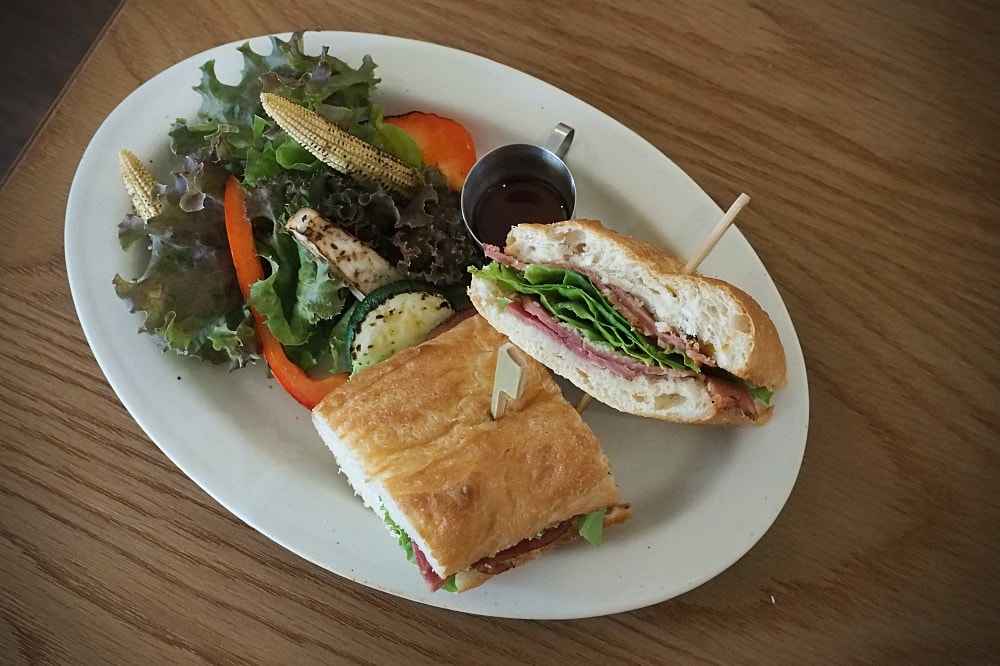 嘉義 | 咖啡一派 The Coffee Folks。音樂電影咖啡/南洋風味星馬美食/老派咖啡館