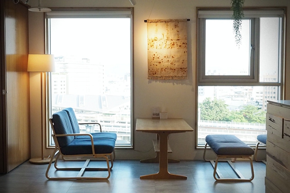 台中市 | 路得行旅國際青年旅館。文青質感旅店/Room Room市集/台中車站對面