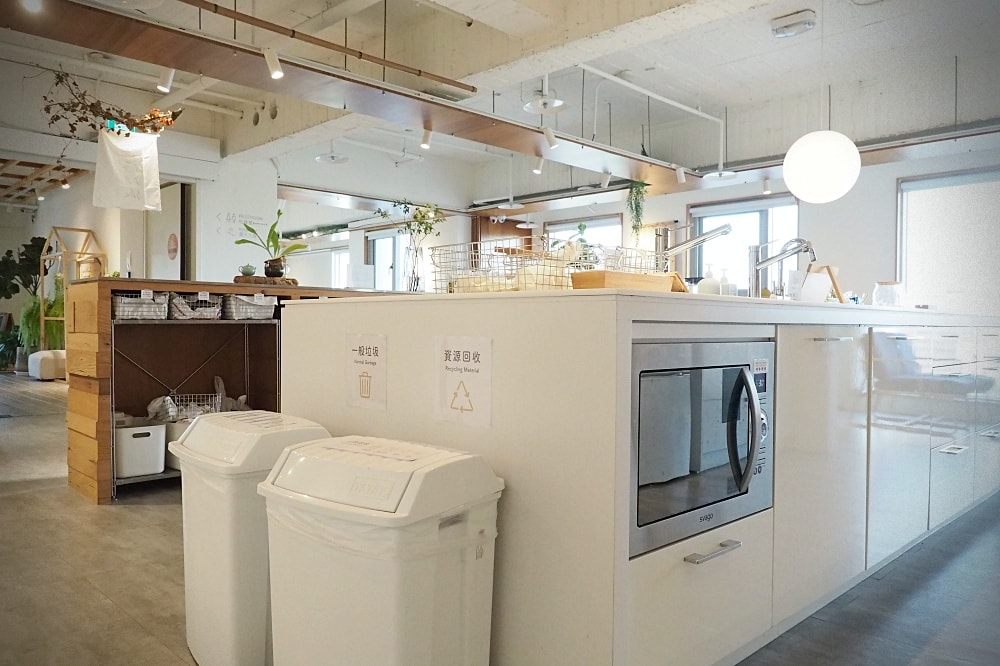 台中市 | 路得行旅國際青年旅館。文青質感旅店/Room Room市集/台中車站對面