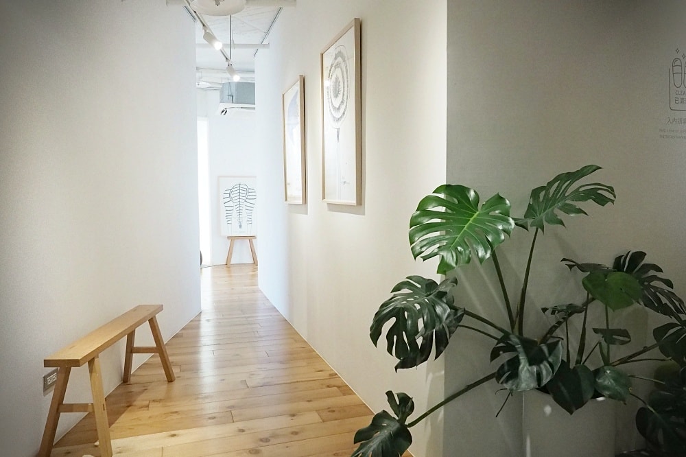 台中市 | 路得行旅國際青年旅館。文青質感旅店/Room Room市集/台中車站對面