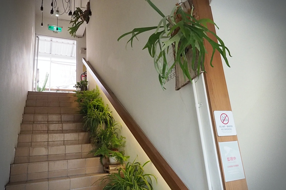 台中市 | 路得行旅國際青年旅館。文青質感旅店/Room Room市集/台中車站對面