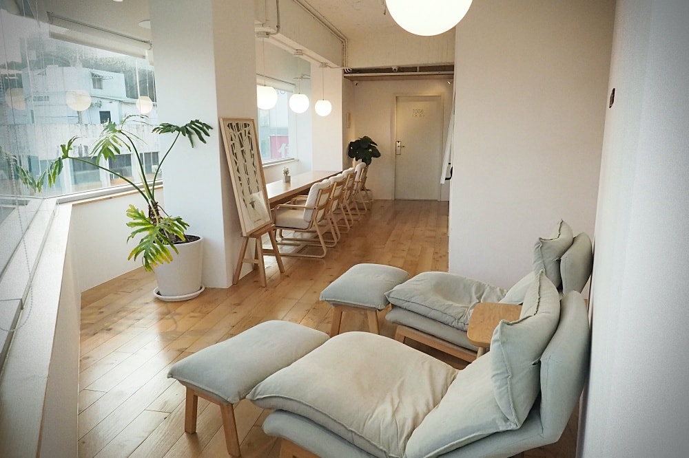 台中市 | 路得行旅國際青年旅館。文青質感旅店/Room Room市集/台中車站對面