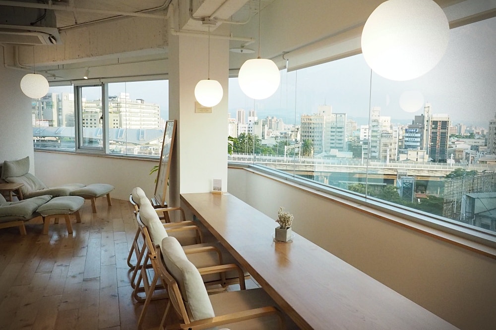 台中市 | 路得行旅國際青年旅館。文青質感旅店/Room Room市集/台中車站對面