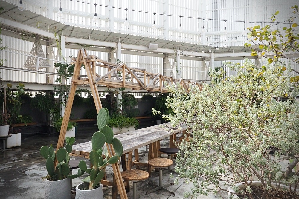 台中市 | 路得行旅國際青年旅館。文青質感旅店/Room Room市集/台中車站對面