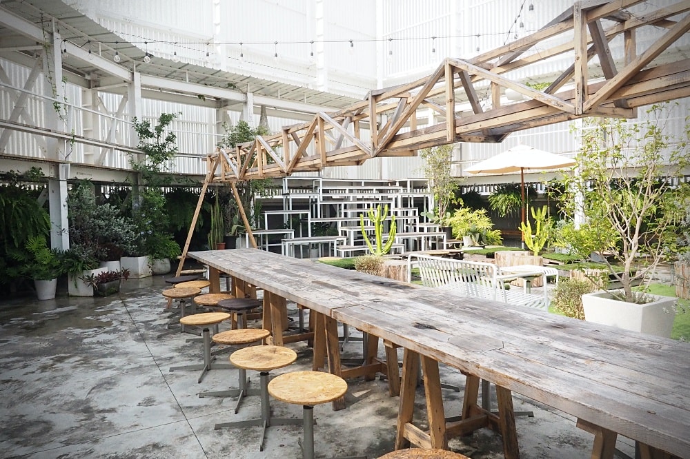 台中市 | 路得行旅國際青年旅館。文青質感旅店/Room Room市集/台中車站對面