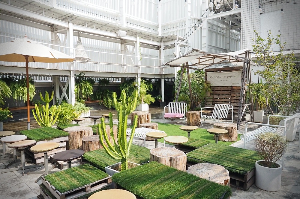 台中市 | 路得行旅國際青年旅館。文青質感旅店/Room Room市集/台中車站對面