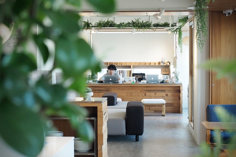 台中市 | 路得行旅國際青年旅館。文青質感旅店/Room Room市集/台中車站對面