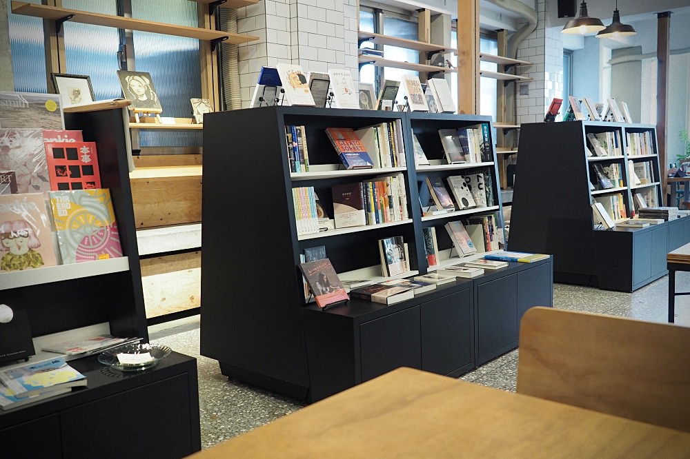 台中中區 | Fleet Street 艦隊街咖啡。晨型咖啡館/不限時插座空間/台中火車站周邊