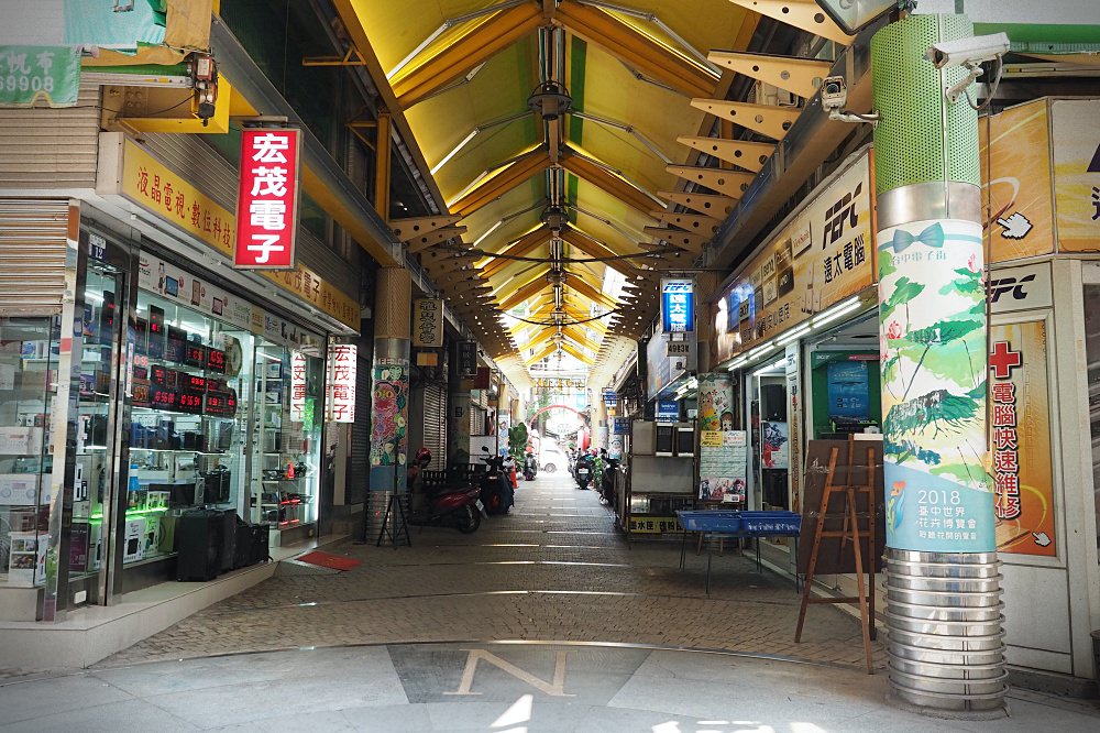 台中中區 | Fleet Street 艦隊街咖啡。晨型咖啡館/不限時插座空間/台中火車站周邊