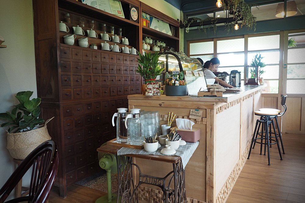 新竹竹北 | 有田咖啡 Youtian Cafe。咖哩飯甜點咖啡/田邊舊宅/六十年中藥鋪
